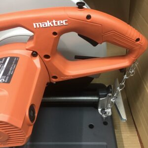 Máy cắt sắt Maktec MT243